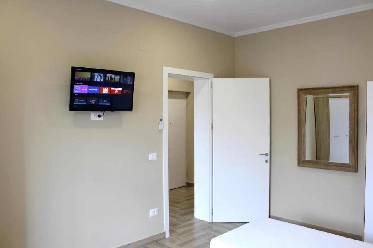 2v1 - Myslym Shyri Apartment