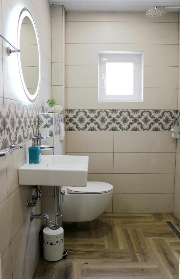 2v1 - Myslym Shyri Apartament Tirana